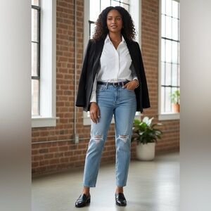 Madewell /Women’s Light Blue Distressed Straight Leg Jeans/ THE MOMJEAN /Size 27